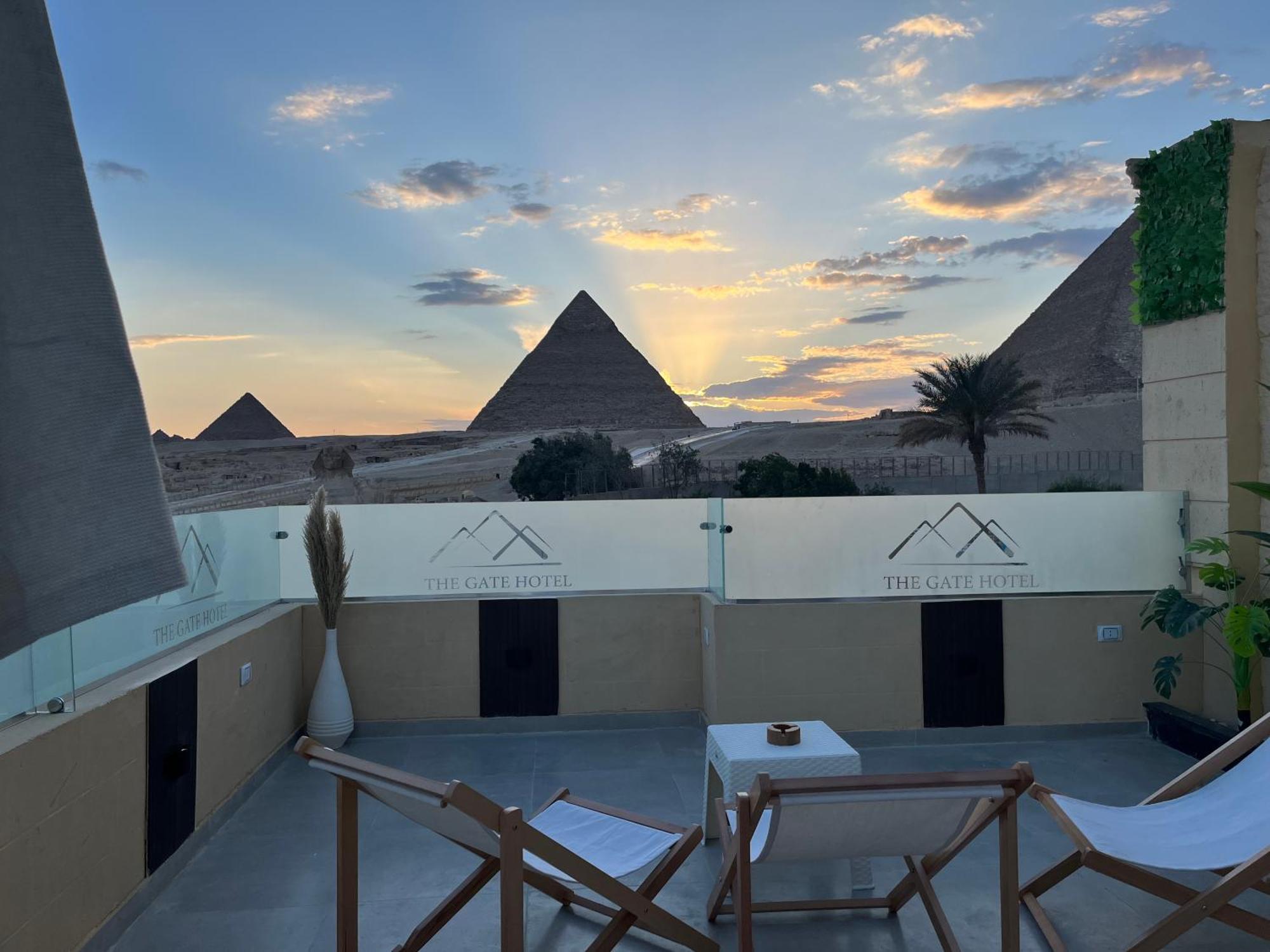 The Gate Hotel Front Pyramids & Sphinx View Kafret el-Gabal Eksteriør billede
