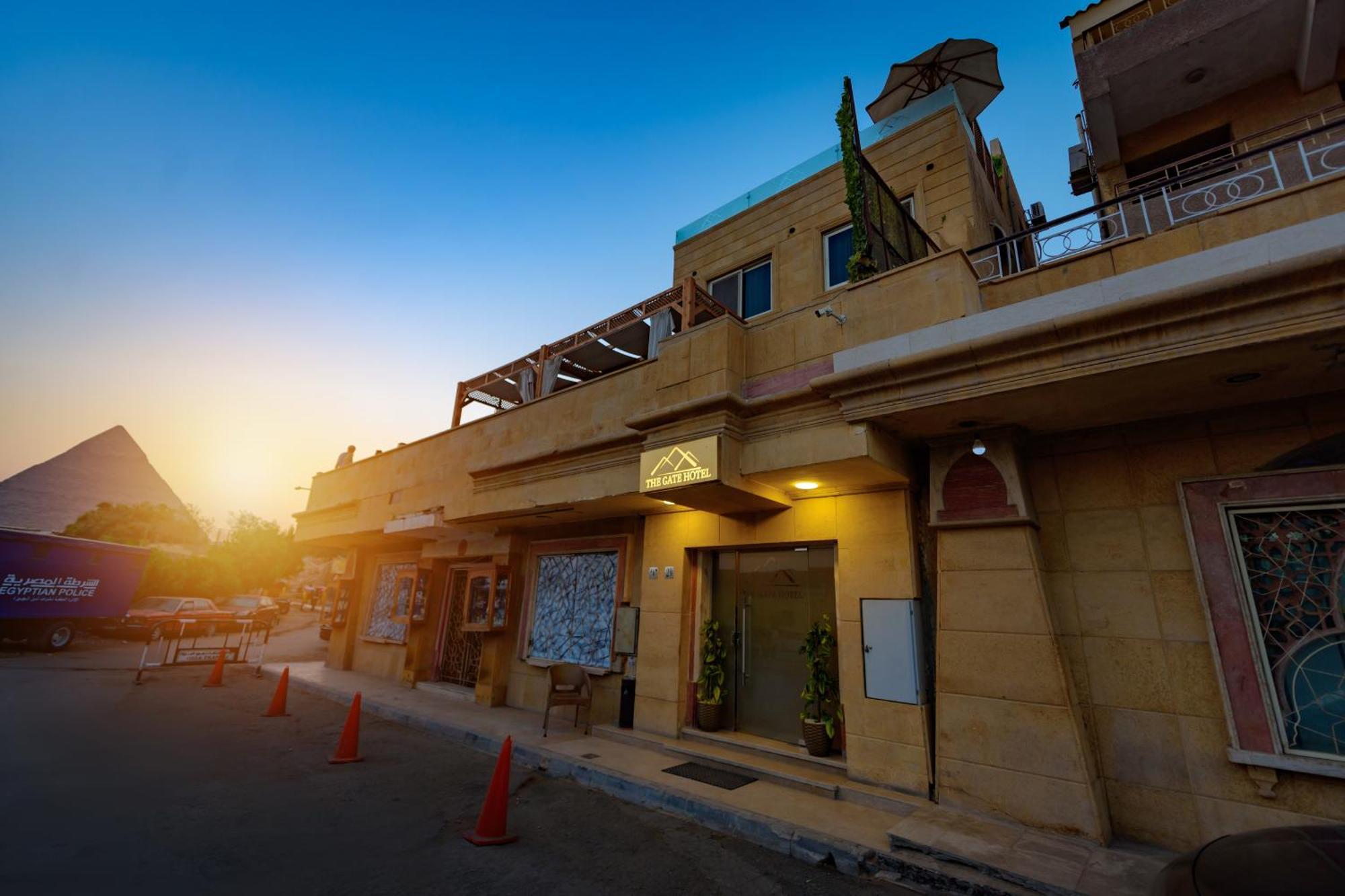 The Gate Hotel Front Pyramids & Sphinx View Kafret el-Gabal Eksteriør billede